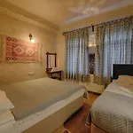Avlu Cave House