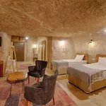 Avlu Cave House *