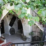 ホテル Avlu Cave House *