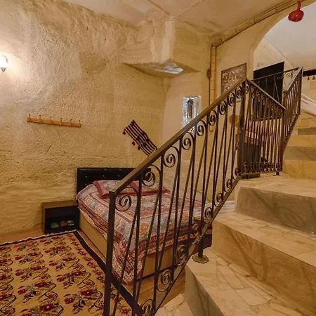 Ξενοδοχείο Avlu Cave House