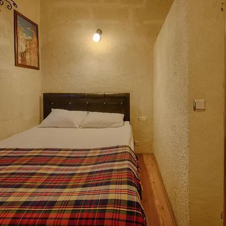 Ξενοδοχείο Avlu Cave House