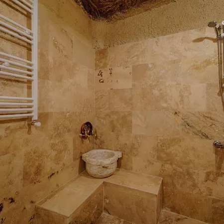 Hotell Avlu Cave House *