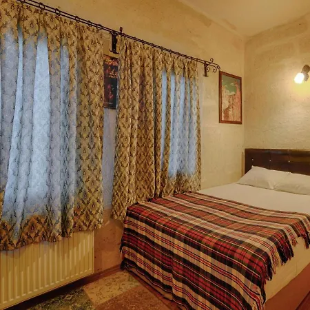 فندق Avlu Cave House *