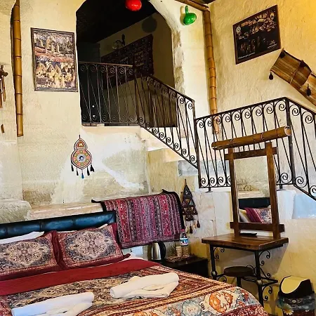 Ξενοδοχείο Avlu Cave House Γκόρεμε