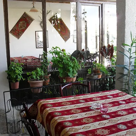 Hotell Avlu Cave House *